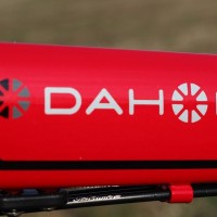 【2015 DAHON SPEED FALCO】DAHONステッカー（ホワイト）貼り付け【ひと目でわかるように】